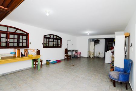 Casa à venda com 250m², 3 quartos e 4 vagasGaragem