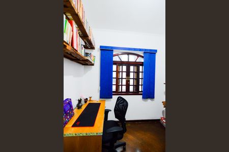 Casa à venda com 250m², 3 quartos e 4 vagasEscritório