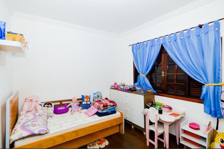 Casa à venda com 250m², 3 quartos e 4 vagasSuíte 2