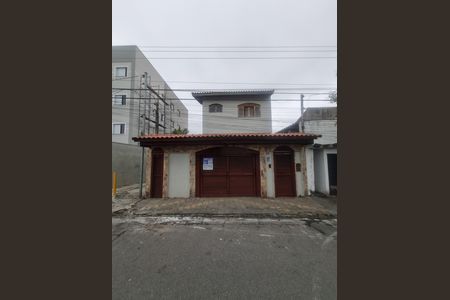 Casa à venda com 250m², 3 quartos e 4 vagas Casa à venda com 250m², 3 quartos e 4 vagasFachada