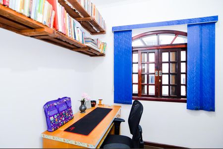 Casa à venda com 250m², 3 quartos e 4 vagasEscritório