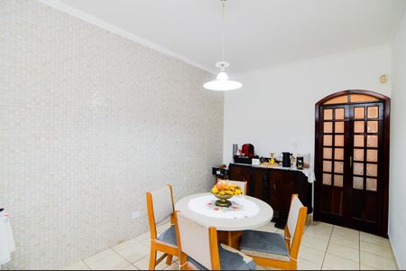 Casa à venda com 250m², 3 quartos e 4 vagasCopa