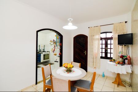 Casa à venda com 250m², 3 quartos e 4 vagasCopa