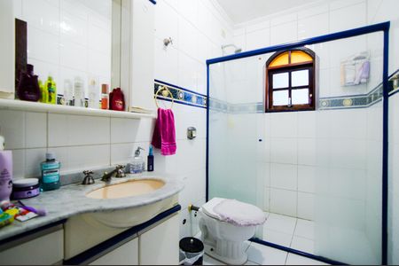 Casa à venda com 250m², 3 quartos e 4 vagasBanheiro da Suíte 1
