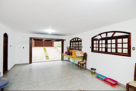 Casa à venda com 250m², 3 quartos e 4 vagasGaragem
