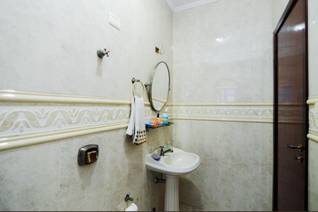 Casa à venda com 250m², 3 quartos e 4 vagasBanheiro Social