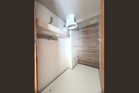 Apartamento à venda com 170m², 3 quartos e 2 vagas Apartamento à venda com 170m², 3 quartos e 2 vagasBanheiro da Suíte