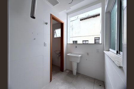 Apartamento à venda com 170m², 3 quartos e 2 vagas Apartamento à venda com 170m², 3 quartos e 2 vagasÁrea de Serviço