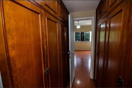 Apartamento à venda com 118m², 3 quartos e 1 vaga Apartamento à venda com 118m², 3 quartos e 1 vagaCloset da Suíte