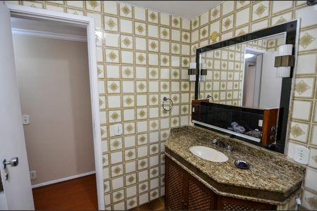 Apartamento à venda com 118m², 3 quartos e 1 vaga Apartamento à venda com 118m², 3 quartos e 1 vagaBanheiro Social