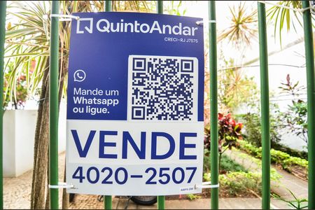 Apartamento à venda com 118m², 3 quartos e 1 vaga Apartamento à venda com 118m², 3 quartos e 1 vagaFachada