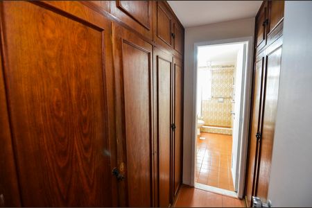 Apartamento à venda com 118m², 3 quartos e 1 vaga Apartamento à venda com 118m², 3 quartos e 1 vagaCloset da Suíte