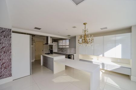 Apartamento à venda com 459m², 3 quartos e 3 vagasCozinha
