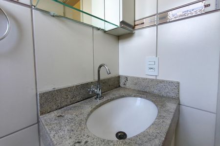 Apartamento para alugar com 49m², 2 quartos e 1 vaga Apartamento para alugar com 49m², 2 quartos e 1 vagaBanheiro Suíte