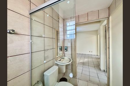 Apartamento à venda com 65m², 2 quartos e 1 vaga Apartamento à venda com 65m², 2 quartos e 1 vagaBanheiro