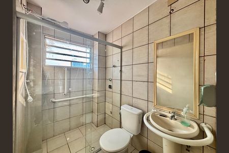 Banheiro  de apartamento para alugar com 2 quartos, 65m² em Pinheiros, São Paulo