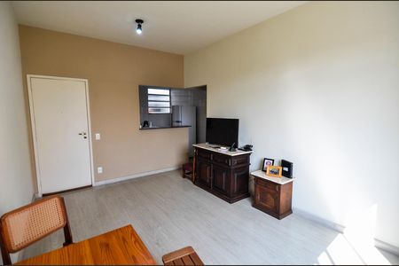 Apartamento para alugar com 80m², 3 quartos e sem vaga Apartamento para alugar com 80m², 3 quartos e sem vagaSala