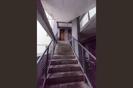 Apartamento à venda com 51m², 1 quarto e sem vaga Apartamento à venda com 51m², 1 quarto e sem vagaEscada