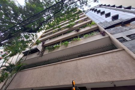 Apartamento à venda com 98m², 3 quartos e 1 vaga Apartamento à venda com 98m², 3 quartos e 1 vagaFachada