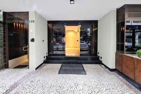 Apartamento à venda com 98m², 3 quartos e 1 vaga Apartamento à venda com 98m², 3 quartos e 1 vagaFachada