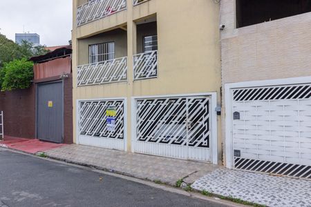 Casa para alugar com 54m², 2 quartos e 1 vaga Casa para alugar com 54m², 2 quartos e 1 vagaFachada