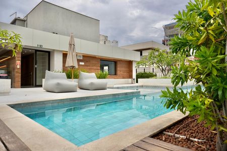 Apartamento para alugar com 145m², 2 quartos e 2 vagas Apartamento para alugar com 145m², 2 quartos e 2 vagasÁrea comum - Piscina