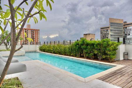 Apartamento para alugar com 145m², 2 quartos e 2 vagas Apartamento para alugar com 145m², 2 quartos e 2 vagasÁrea comum - Piscina