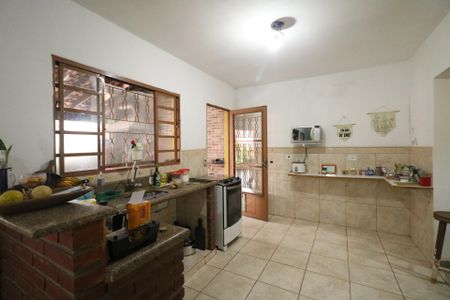 Casa à venda com 246m², 2 quartos e 2 vagas Casa à venda com 246m², 2 quartos e 2 vagasCozinha