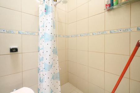 Casa à venda com 246m², 2 quartos e 2 vagas Casa à venda com 246m², 2 quartos e 2 vagasBanheiro da Suíte 2