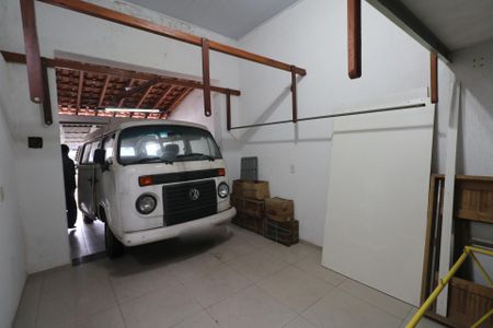 Casa à venda com 246m², 2 quartos e 2 vagas Casa à venda com 246m², 2 quartos e 2 vagasGaragem 2