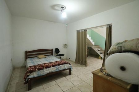 Casa à venda com 246m², 2 quartos e 2 vagas Casa à venda com 246m², 2 quartos e 2 vagasSala de TV