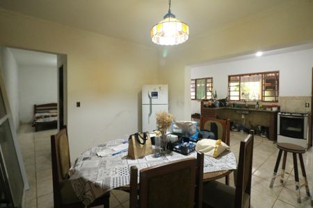 Casa à venda com 246m², 2 quartos e 2 vagas Casa à venda com 246m², 2 quartos e 2 vagasSala de Jantar
