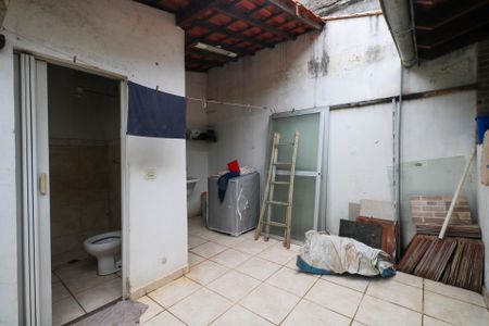 Casa à venda com 246m², 2 quartos e 2 vagas Casa à venda com 246m², 2 quartos e 2 vagasÁrea de Serviço