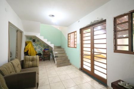 Casa à venda com 246m², 2 quartos e 2 vagas Casa à venda com 246m², 2 quartos e 2 vagasSala