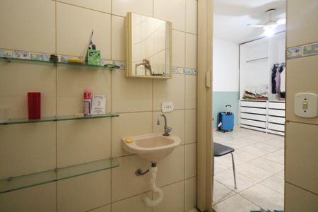 Casa à venda com 246m², 2 quartos e 2 vagas Casa à venda com 246m², 2 quartos e 2 vagasBanheiro da Suíte 1