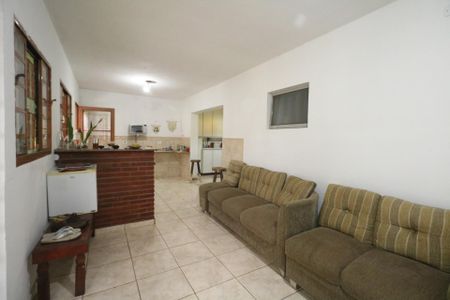 Casa à venda com 246m², 2 quartos e 2 vagas Casa à venda com 246m², 2 quartos e 2 vagasSala