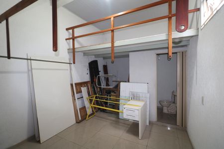 Casa à venda com 246m², 2 quartos e 2 vagas Casa à venda com 246m², 2 quartos e 2 vagasGaragem 2