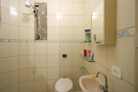 Casa à venda com 246m², 2 quartos e 2 vagas Casa à venda com 246m², 2 quartos e 2 vagasBanheiro da Suíte 1