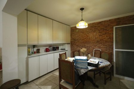 Casa à venda com 246m², 2 quartos e 2 vagas Casa à venda com 246m², 2 quartos e 2 vagasSala de Jantar