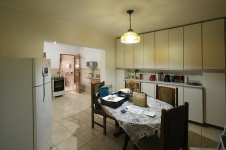 Casa à venda com 246m², 2 quartos e 2 vagas Casa à venda com 246m², 2 quartos e 2 vagasSala de Jantar