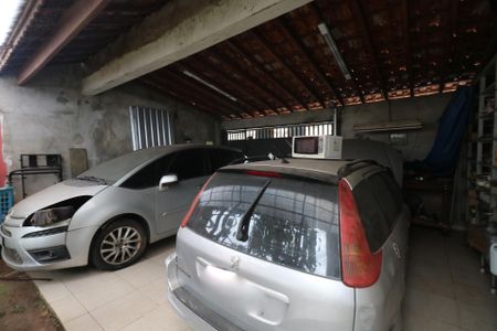 Casa à venda com 246m², 2 quartos e 2 vagas Casa à venda com 246m², 2 quartos e 2 vagasGaragem 1