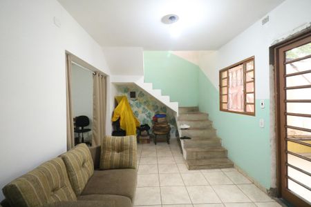 Sala de casa à venda com 2 quartos, 246m² em Taboão, Diadema