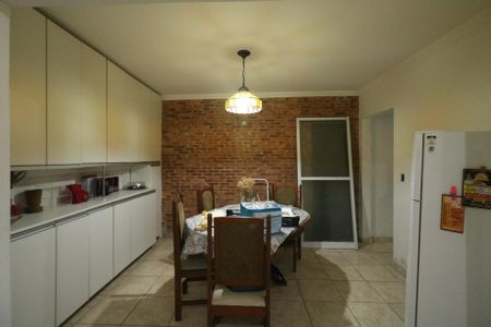 Casa à venda com 246m², 2 quartos e 2 vagas Casa à venda com 246m², 2 quartos e 2 vagasSala de Jantar