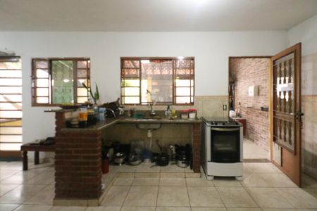 Casa à venda com 246m², 2 quartos e 2 vagas Casa à venda com 246m², 2 quartos e 2 vagasCozinha