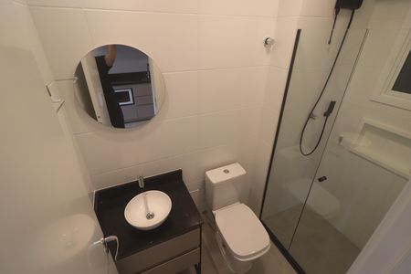 Banheiro de kitnet/studio à venda com 1 quarto, 25m² em Vila Nova, Novo Hamburgo