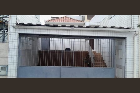 Casa para alugar com 150m², 3 quartos e 2 vagas Casa para alugar com 150m², 3 quartos e 2 vagasFachada