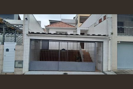 Casa para alugar com 150m², 3 quartos e 2 vagas Casa para alugar com 150m², 3 quartos e 2 vagasFachada