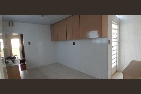 Casa para alugar com 150m², 3 quartos e 2 vagas Casa para alugar com 150m², 3 quartos e 2 vagasCozinha