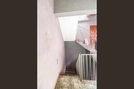 Casa para alugar com 50m², 1 quarto e sem vagaEscada