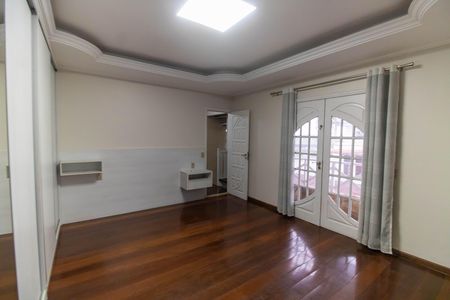 Casa para alugar com 130m², 5 quartos e 3 vagas Casa para alugar com 130m², 5 quartos e 3 vagasSuíte